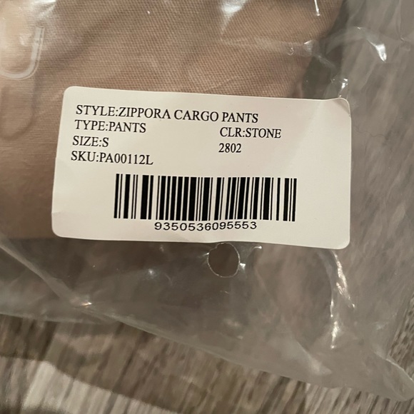 Meshki ziporra stone-tan cargo pants with zipper pockets and elastic ankles - Picture 6 of 7